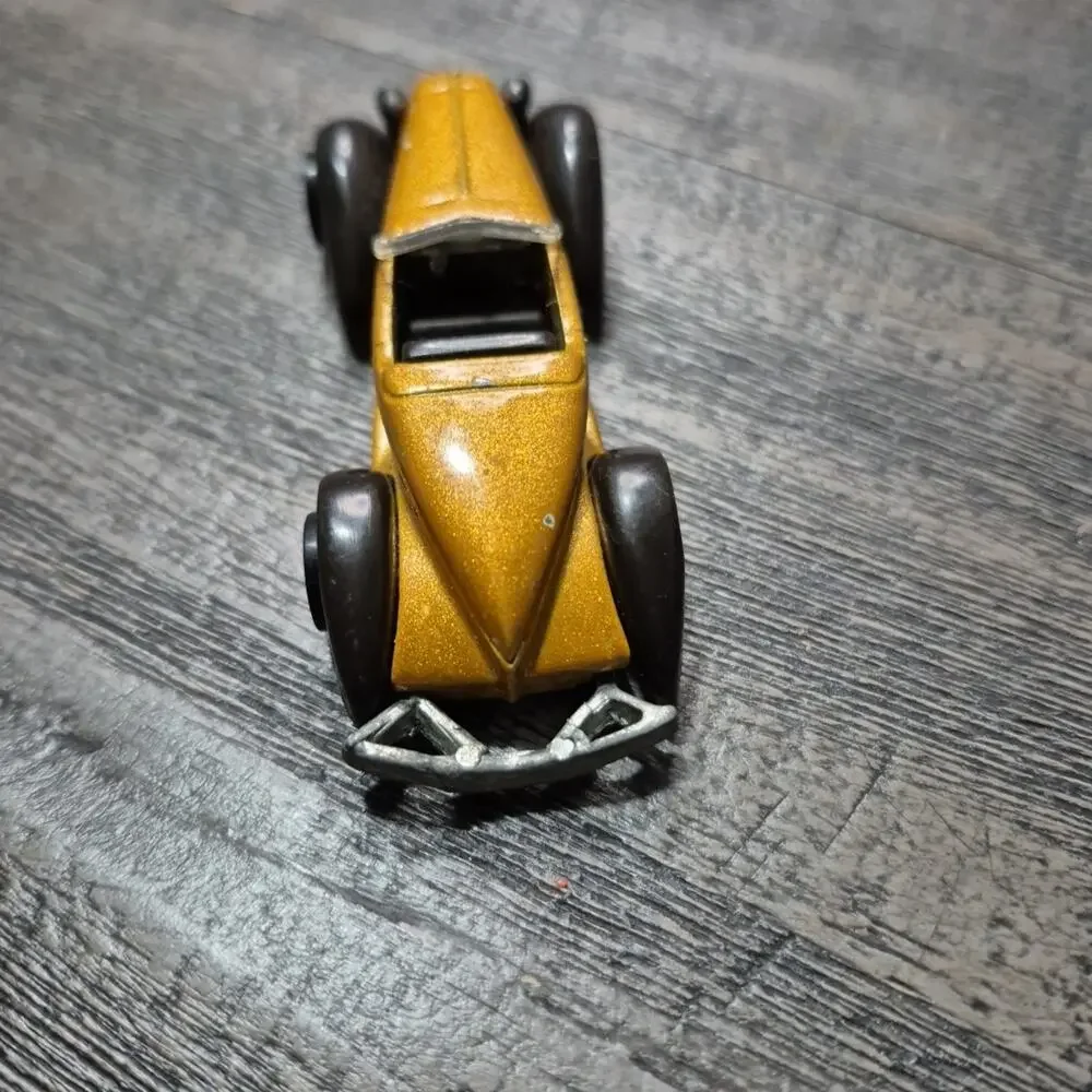 Vintage Mattel Hot Wheels Auburn 852 1978 Gold 2 Door Coupe Malaysia White Walls